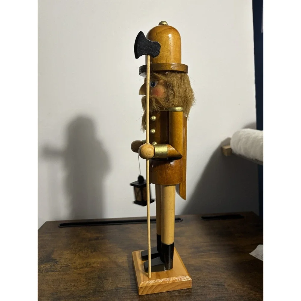 Golden Stain Nutcracker Large 14